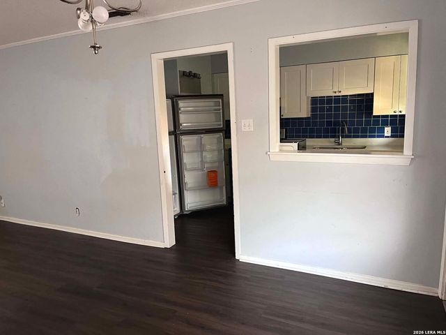 911 Vance Jackson Rd Apt 214, San Antonio, TX 78201