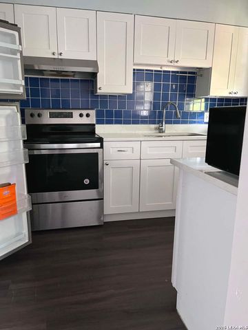 911 Vance Jackson Rd Apt 214, San Antonio, TX 78201