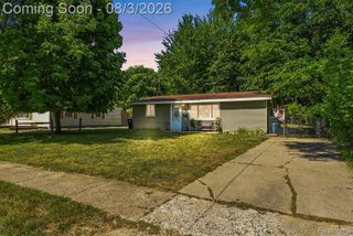 813 Oak Park Drive, Fenton, MI 48430