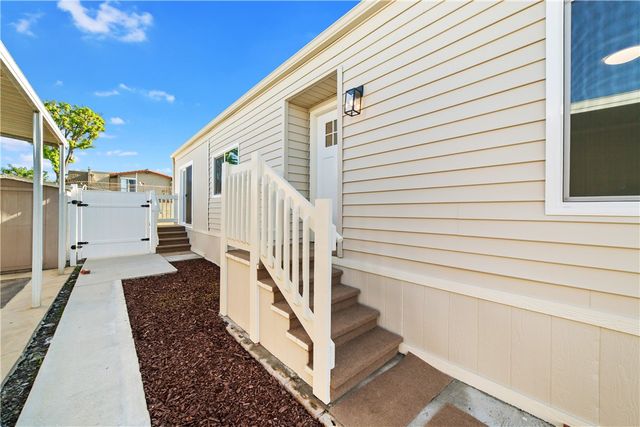 9080 Bloomfield, Cypress, CA 90630