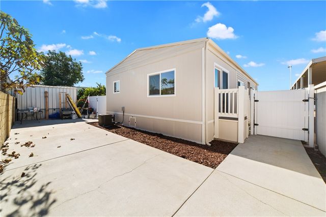 9080 Bloomfield, Cypress, CA 90630