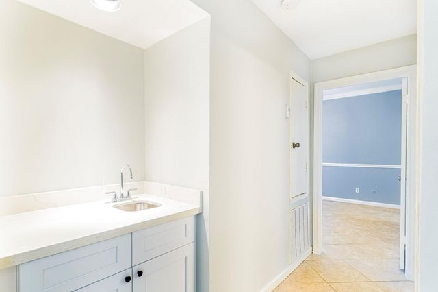 1818 Augusta Drive 27, Houston, TX 77057