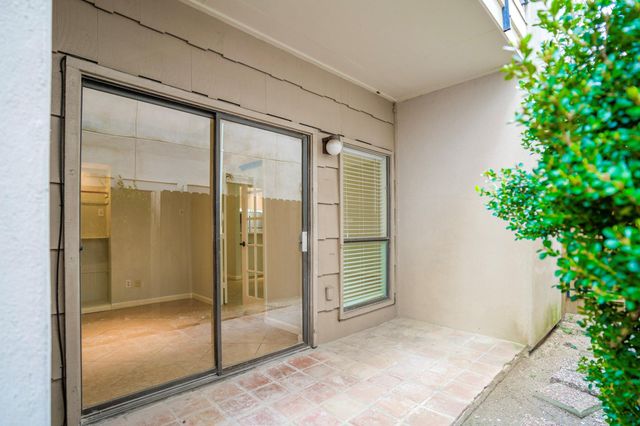 1818 Augusta Drive 27, Houston, TX 77057