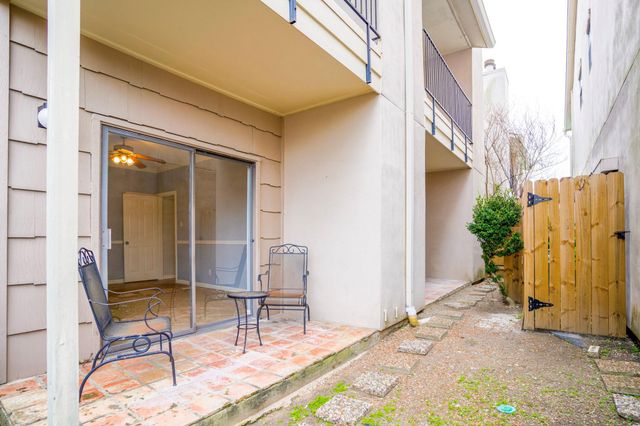 1818 Augusta Drive 27, Houston, TX 77057