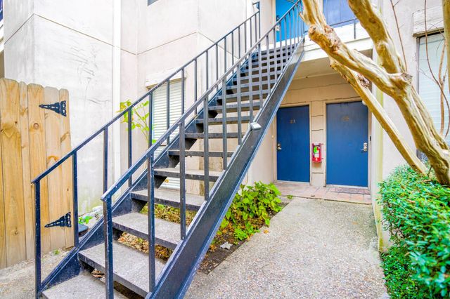 1818 Augusta Drive 27, Houston, TX 77057