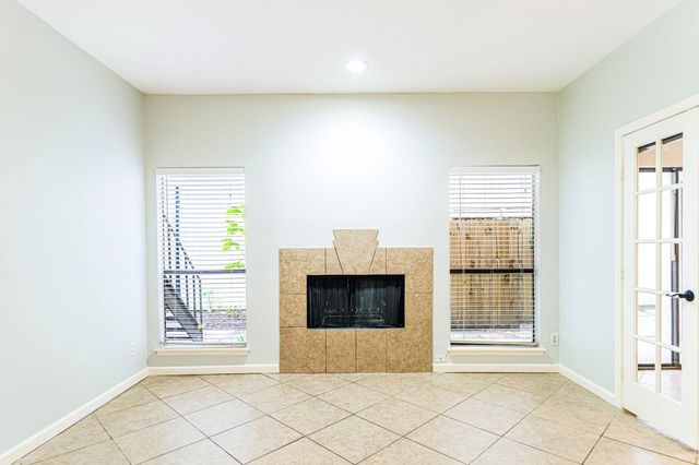 1818 Augusta Drive 27, Houston, TX 77057