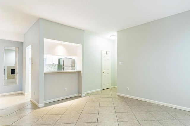 1818 Augusta Drive 27, Houston, TX 77057