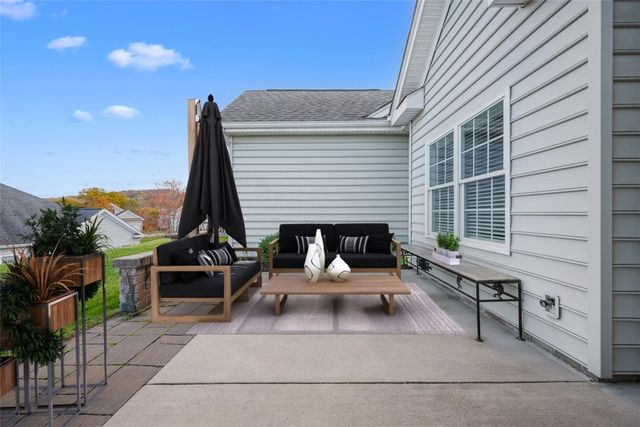 621 Old Glory Ln, Economy, PA 15042