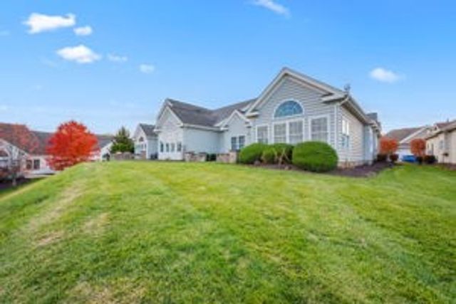 621 Old Glory Ln, Economy, PA 15042