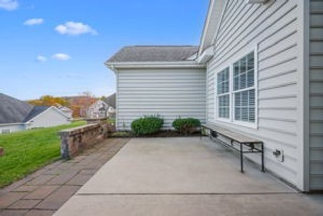 621 Old Glory Ln, Economy, PA 15042