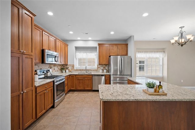 621 Old Glory Ln, Economy, PA 15042