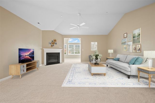 621 Old Glory Ln, Economy, PA 15042