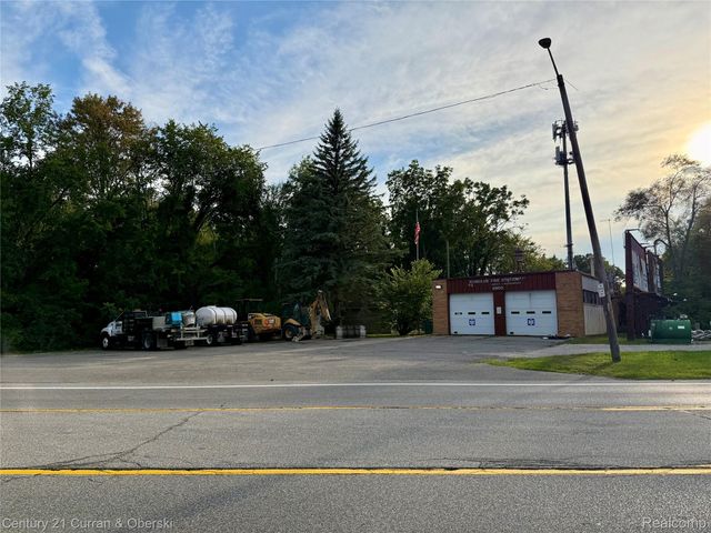 01 Wayne Rd Wayne, Romulus, MI 48174