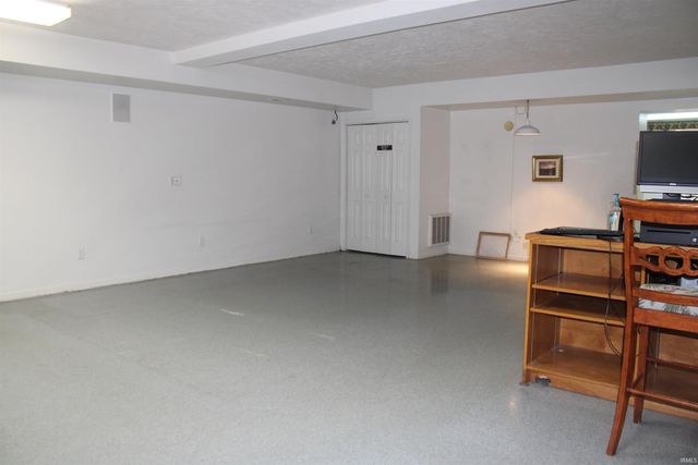 809 S Harrison Street, Alexandria, IN 46001