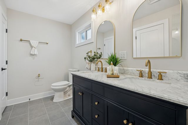 929 Prairie Avenue, Park Ridge, IL 60068