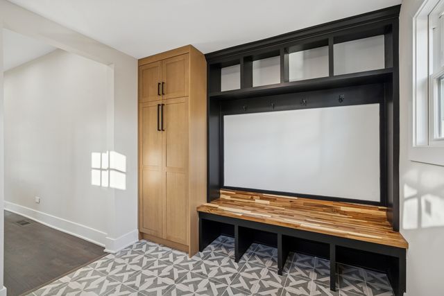 929 Prairie Avenue, Park Ridge, IL 60068