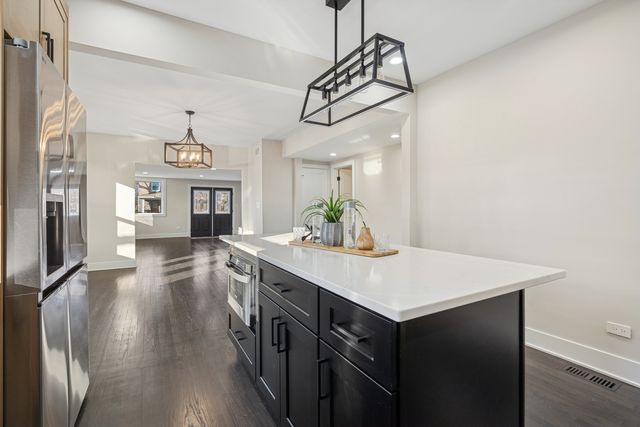 929 Prairie Avenue, Park Ridge, IL 60068