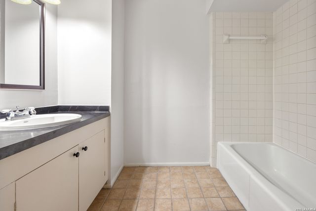 636 Patterson Ave Apt C, Alamo Heights, TX 78209