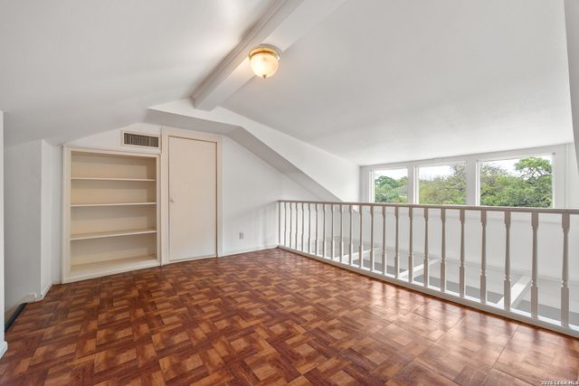 636 Patterson Ave Apt C, Alamo Heights, TX 78209