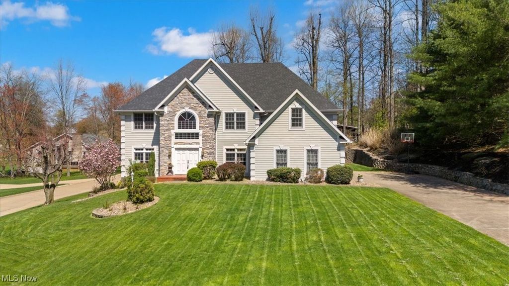 5215 Glenbrook Drive, Vienna, WV 26105