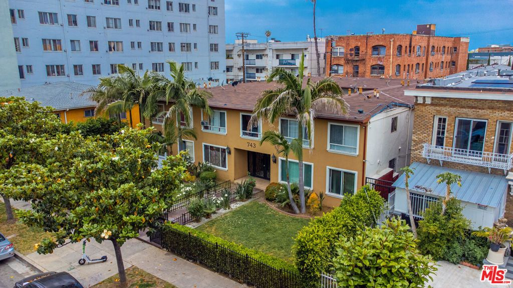 743 S Berendo Street, Los Angeles, CA 90005 — exterior