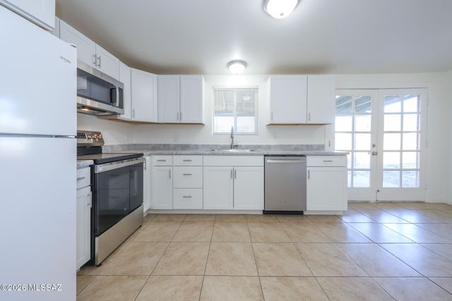 4020 S Silver Beech Avenue, Tucson, AZ 85730