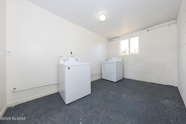 4020 S Silver Beech Avenue, Tucson, AZ 85730