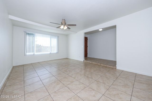 4020 S Silver Beech Avenue, Tucson, AZ 85730