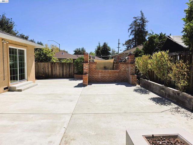 22341 N 6Th St, Castro Valley, CA 94546