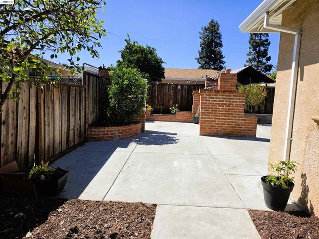 22341 N 6Th St, Castro Valley, CA 94546