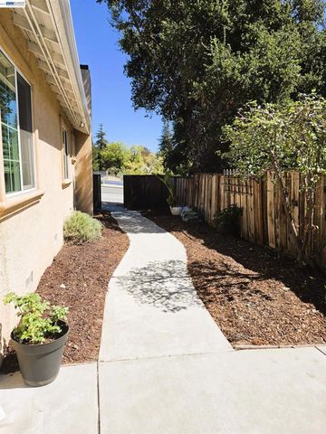 22341 N 6Th St, Castro Valley, CA 94546