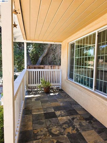 22341 N 6Th St, Castro Valley, CA 94546