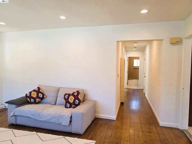 22341 N 6Th St, Castro Valley, CA 94546