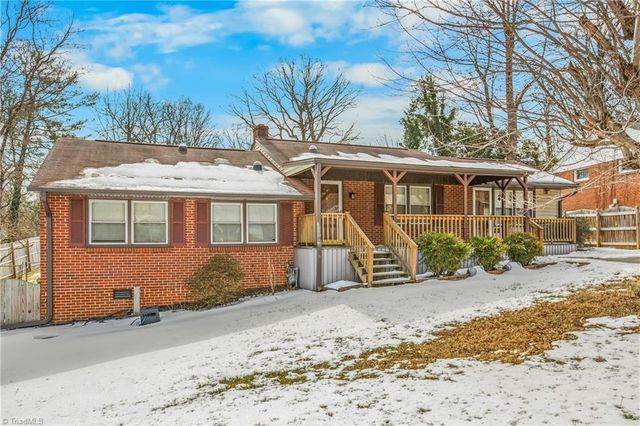 2780 Woodvale Drive, Winston-salem, NC 27127