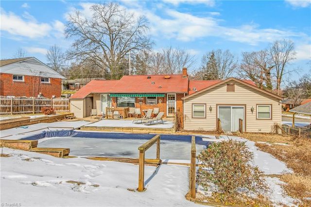 2780 Woodvale Drive, Winston-salem, NC 27127