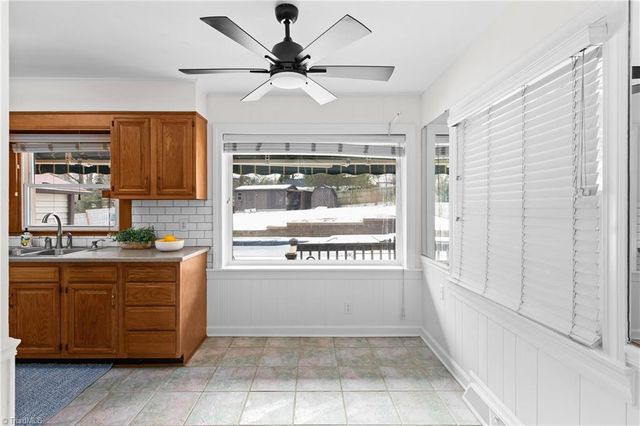 2780 Woodvale Drive, Winston-salem, NC 27127