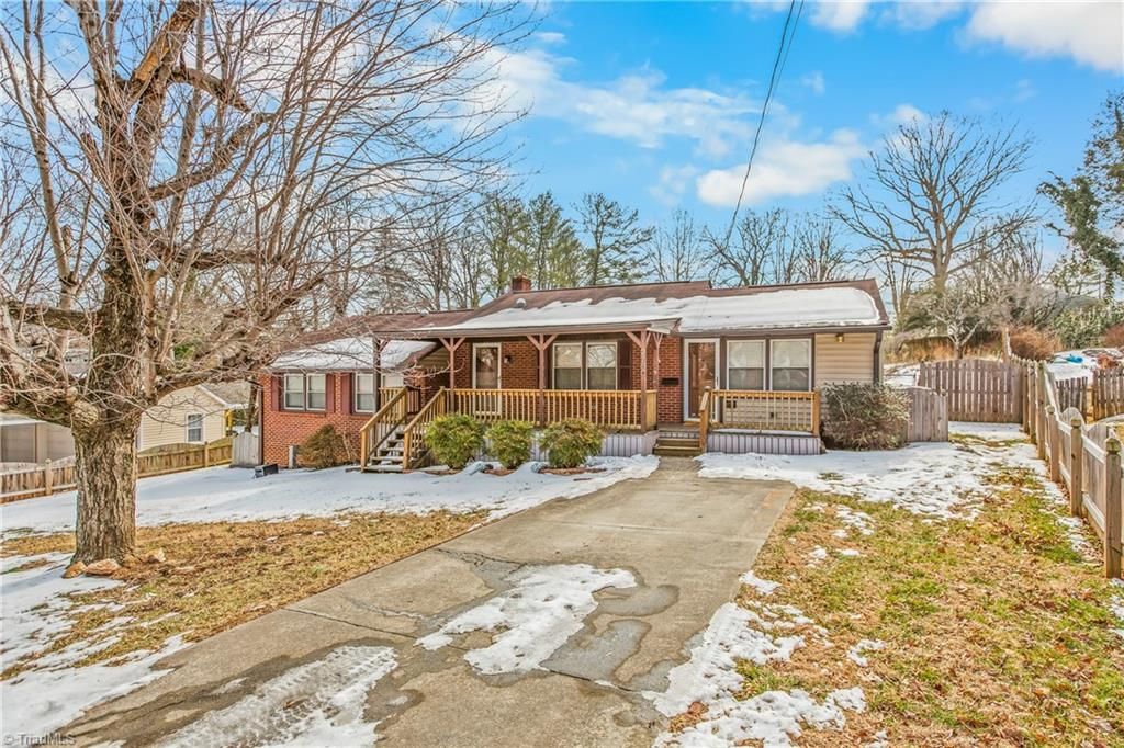 2780 Woodvale Drive, Winston-salem, NC 27127