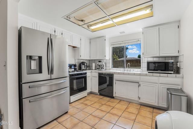 327 Wynn Court, Thousand Oaks, CA 91362