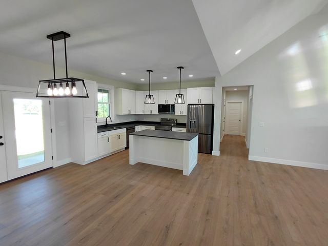 20 LAKEVIEW Road, Stanford, KY 40484