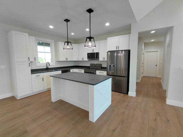 20 LAKEVIEW Road, Stanford, KY 40484