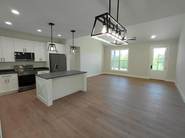 20 LAKEVIEW Road, Stanford, KY 40484