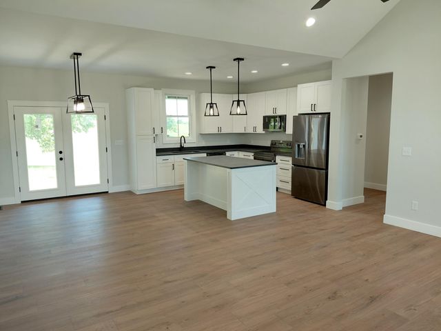 20 LAKEVIEW Road, Stanford, KY 40484