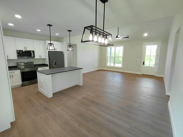 20 LAKEVIEW Road, Stanford, KY 40484