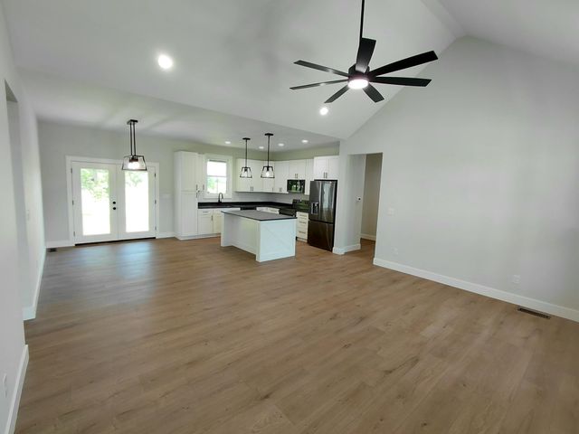 20 LAKEVIEW Road, Stanford, KY 40484