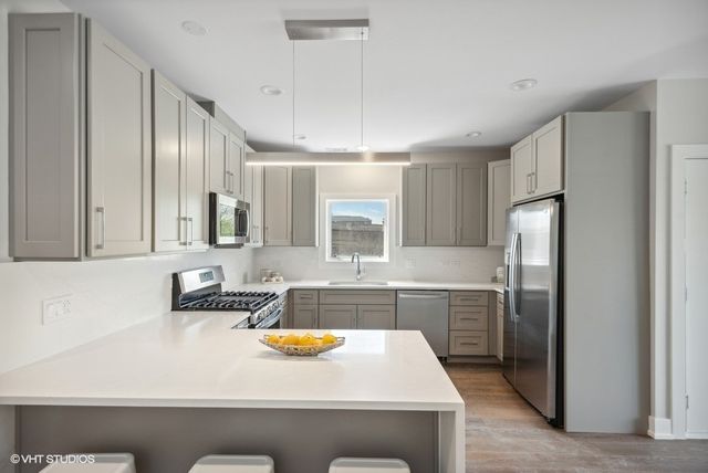 4824 S Champlain Avenue 4, Chicago, IL 60615