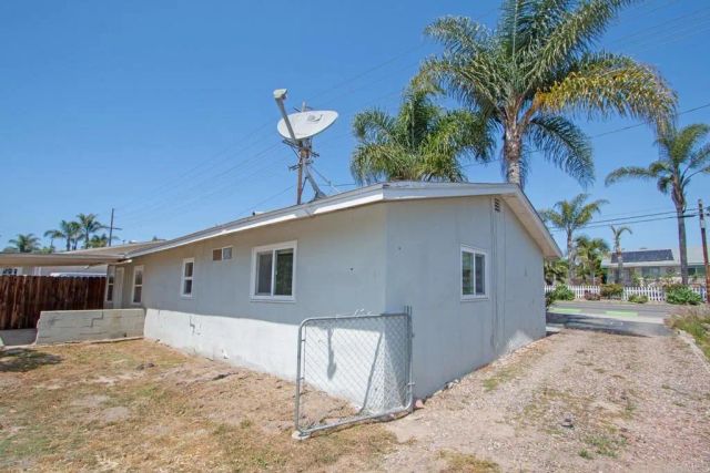 976 Olive Avenue, Vista, CA 92083