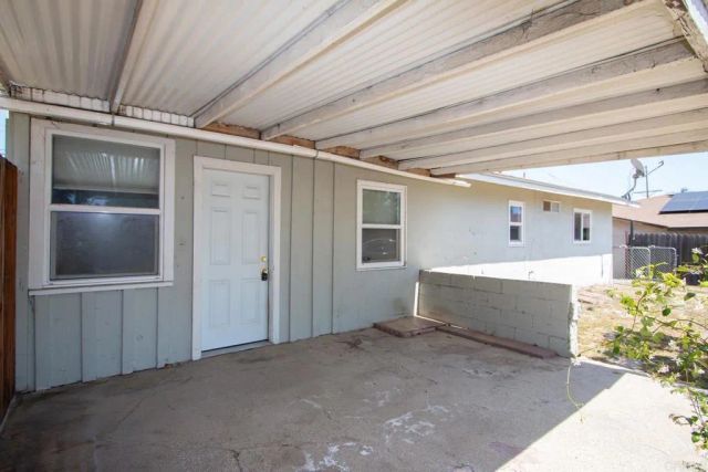 976 Olive Avenue, Vista, CA 92083