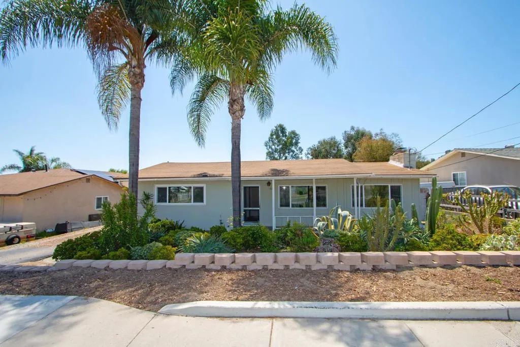 976 Olive Avenue, Vista, CA 92083