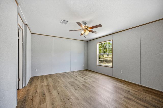 119 LONDON AVENUE, Interlachen, FL 32148
