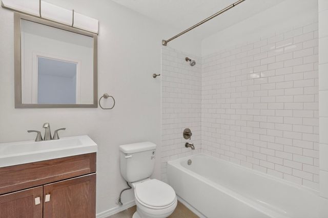 915 Pacific Avenue SW, Albuquerque, NM 87102